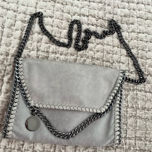Alicia crossbody - Gray purse, chain